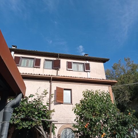 Casa indipendente in residenziale in Via nino bixio 1