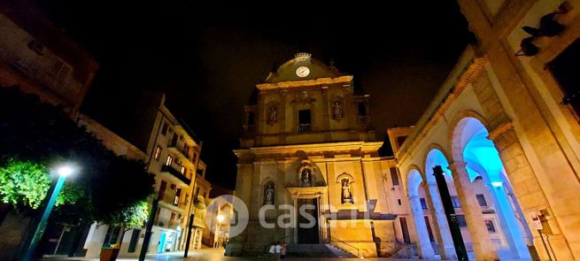 Attivitã /licenza (con o senza mura) in commerciale in Piazza Ciullo