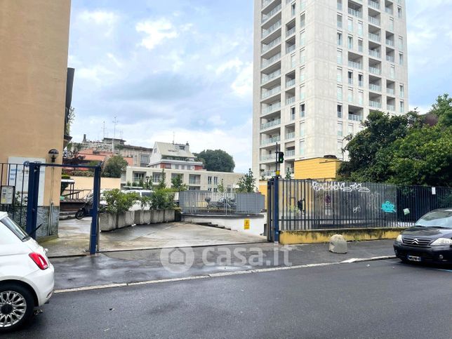 Garage/posto auto in residenziale in Via Privata Belgirate 15