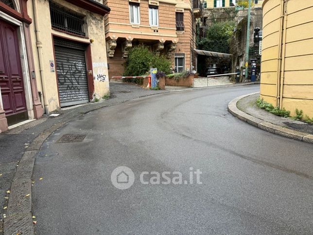 Garage/posto auto in residenziale in Via Felice Romani 2