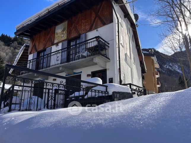 Casa indipendente in residenziale in Via Provinciale 6