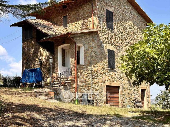 Rustico/casale in residenziale in 