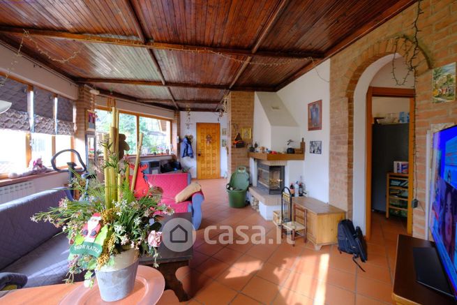 Casa bi/trifamiliare in residenziale in Località la Pineta 26