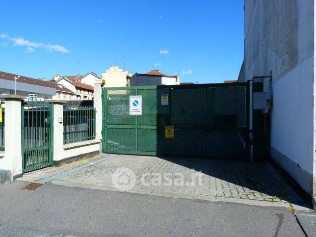 Garage/posto auto in residenziale in Via Luigi Galvani 22