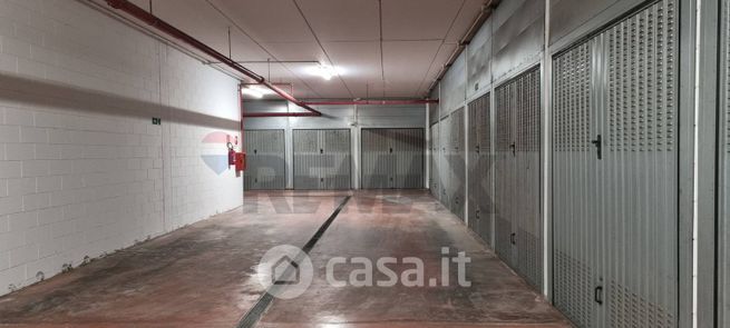Box/posto auto in residenziale in Via San Francesco D'Assisi