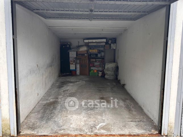 Box/posto auto in residenziale in Via Mario Puchoz