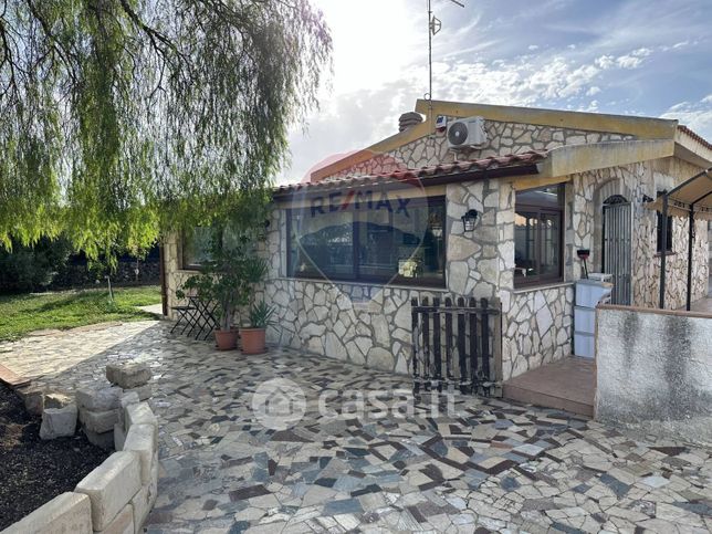 Villa in residenziale in Traversa Masseria Gargallo 73