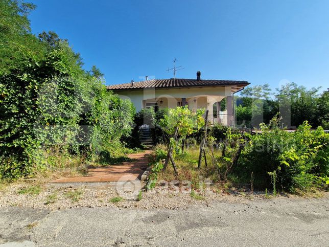 Casa indipendente in residenziale in Strada Statale 65 della Futa 1