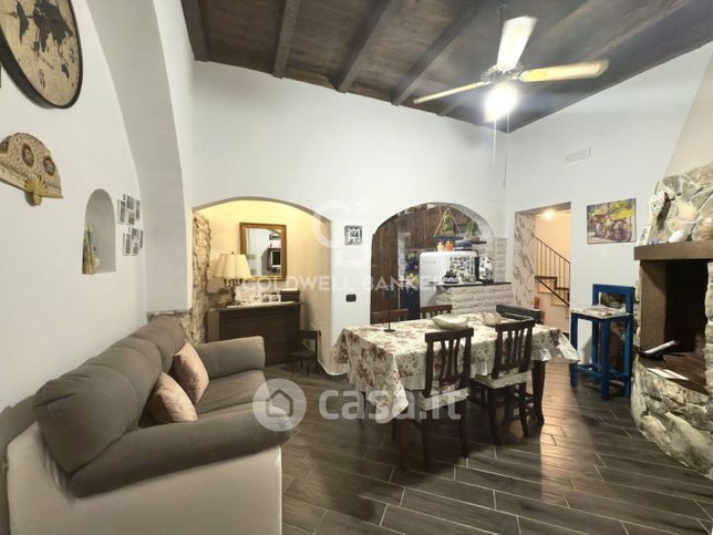 Casa indipendente in residenziale in Via Ponte Giulio 2