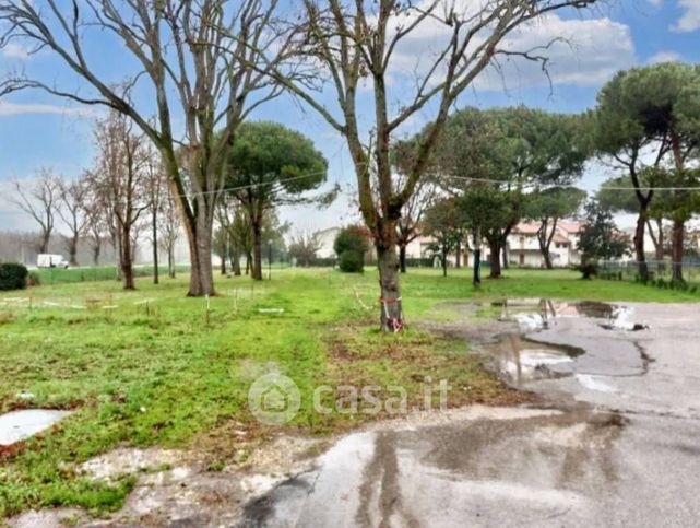 Terreno edificabile in residenziale in Viale Sandro Pertini