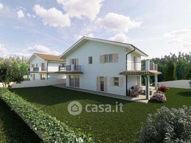 Villa in residenziale in Viale dei Lauri 40