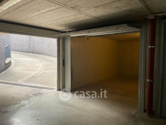 Garage/posto auto in residenziale in Viale Toscana 2