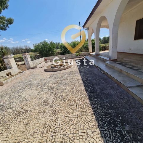 Villa in residenziale in Contrada Vergine
