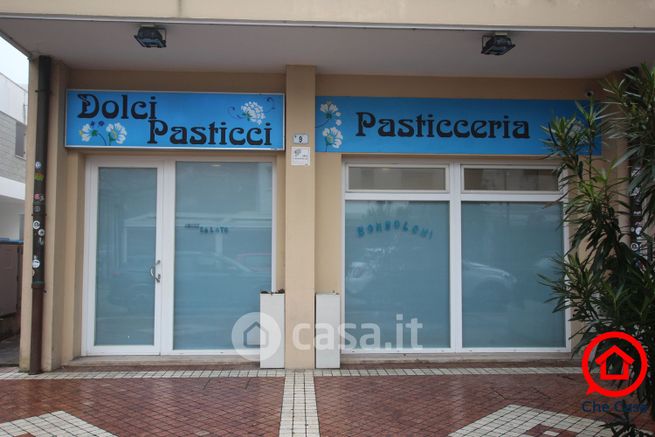 Negozio/locale commerciale in commerciale in Viale Milano 9