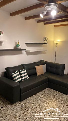 Casa indipendente in residenziale in 
