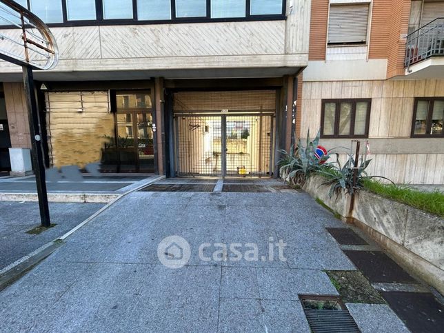 Box/posto auto in residenziale in Viale Japigia 39