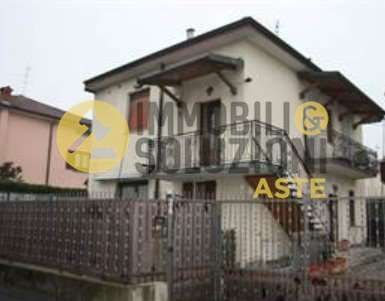 Appartamento in residenziale in Via 4 Novembre 36