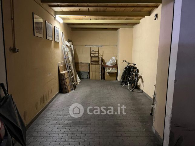 Box/posto auto in residenziale in Via di San Calepodio