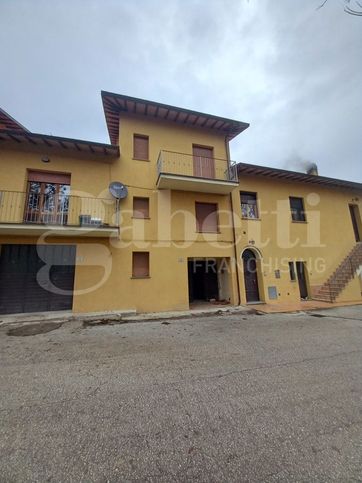 Casa indipendente in residenziale in Strada della Cascata 66 -73