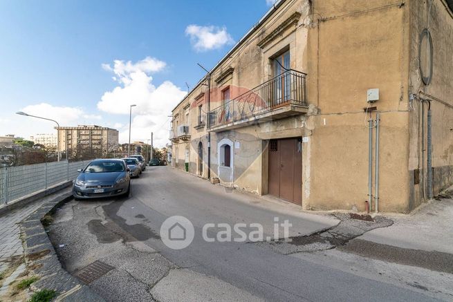 Casa bi/trifamiliare in residenziale in Via Ragusa 17