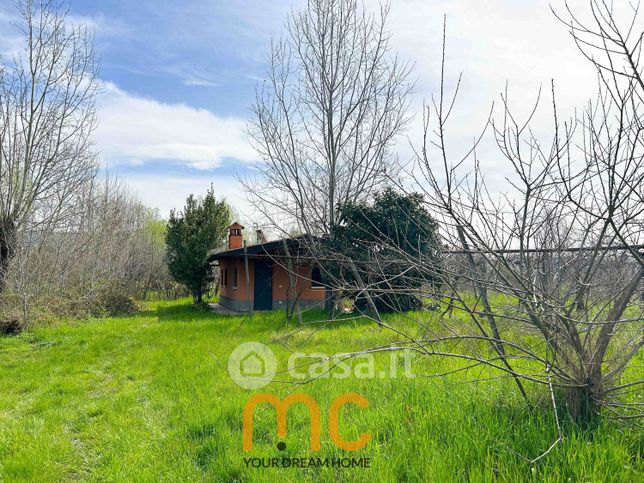 Terreno agricolo in commerciale in 