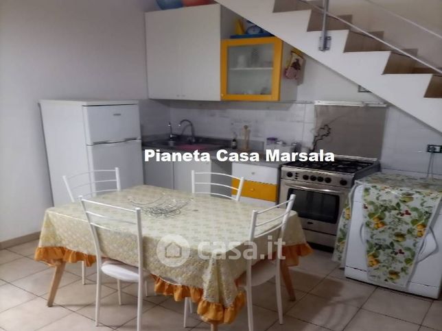Casa indipendente in residenziale in Via Roma