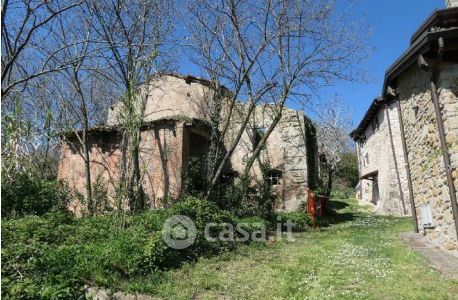 Rustico/casale in residenziale in Via della Valle