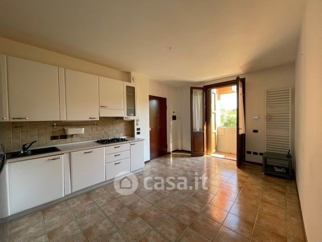 Appartamento in residenziale in Via Montelungo