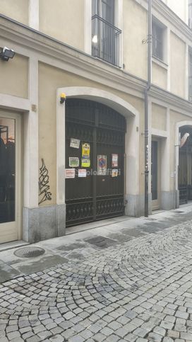 Garage/posto auto in residenziale in Via Gian Francesco Bellezia 2 -4