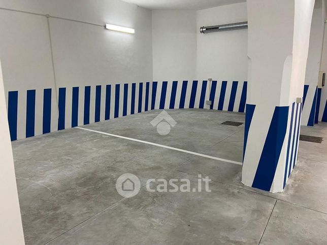 Garage/posto auto in residenziale in Via Panfilo Castaldi