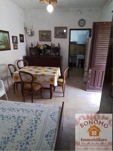 Casa indipendente in residenziale in 