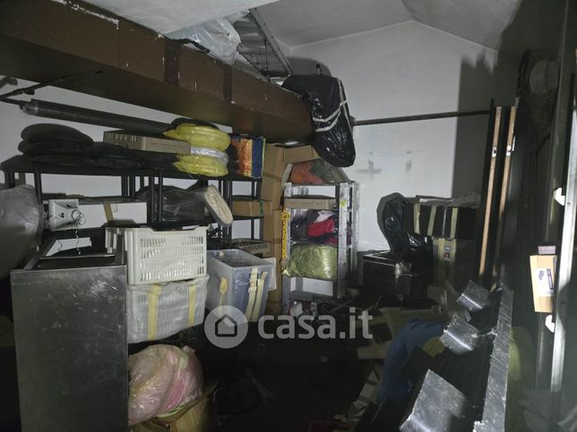 Capannone in commerciale in Via Monte Ortigara 17