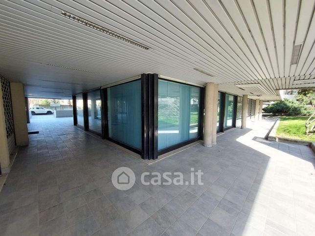 Ufficio in commerciale in Via Giuseppe Mazzini 144 -257