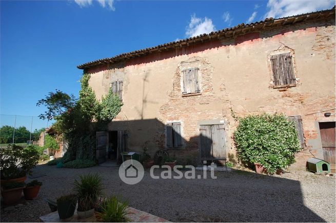 Rustico/casale in residenziale in Piazza V. Emanuele II 23