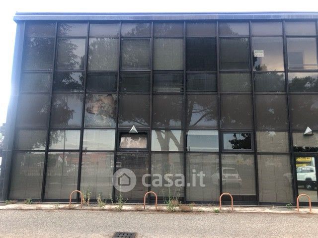 Ufficio in commerciale in Via Pablo Picasso 2