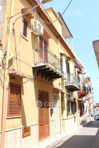 Casa indipendente in residenziale in Via Diodoro Siculo 32