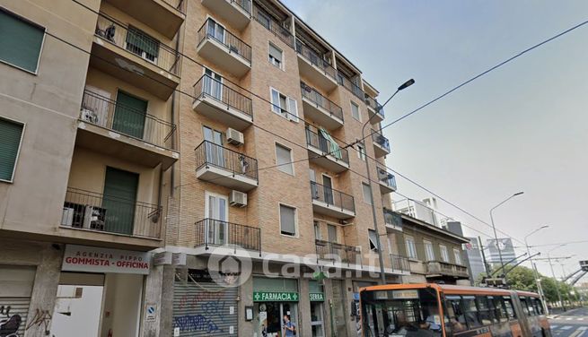 Ufficio in commerciale in Viale Renato Serra 52