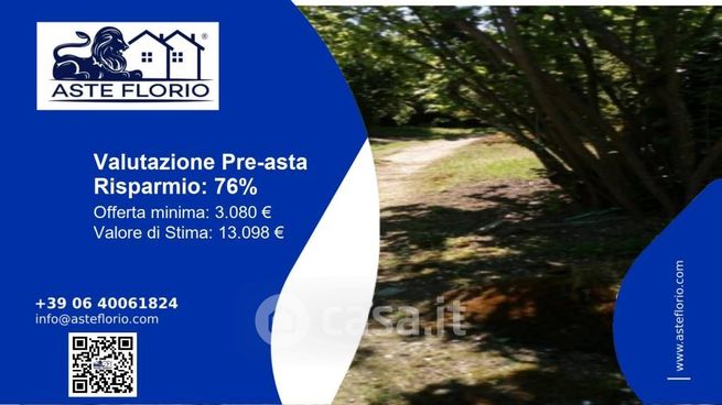 Terreno agricolo in commerciale in SP60