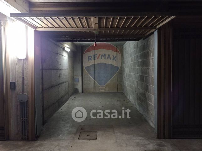 Box/posto auto in residenziale in Via Felice Cavallotti 56