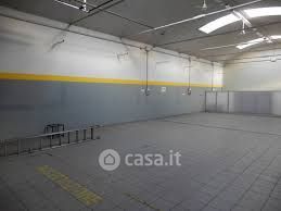Capannone in commerciale in Via Milano 26