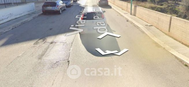 Box/posto auto in residenziale in Via Padre Pio da Pietralcina