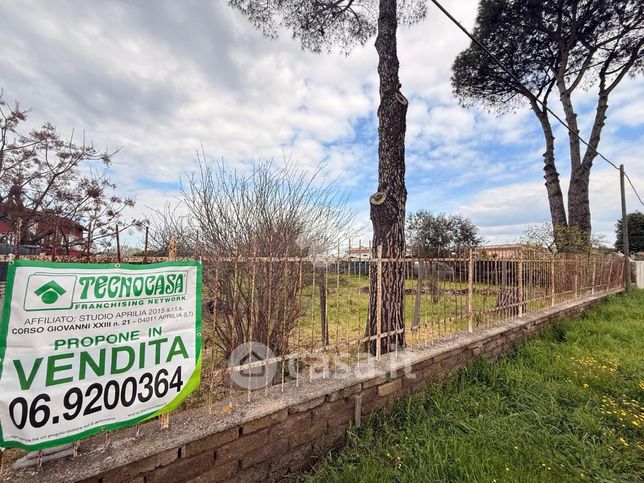 Terreno edificabile in residenziale in Via Astura 14