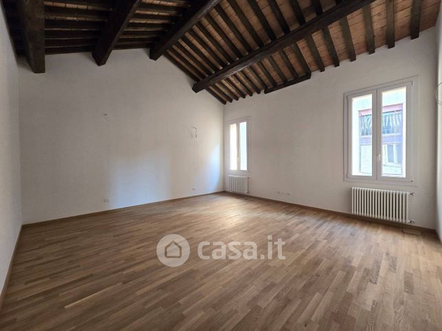 Appartamento in residenziale in Via Contrari