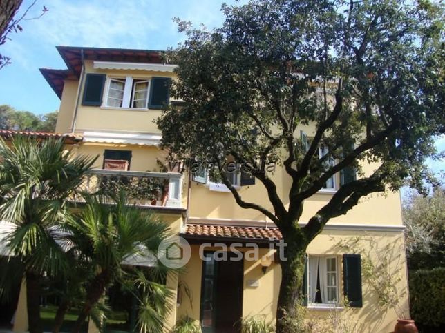Villa in residenziale in Via Duca della Vittoria