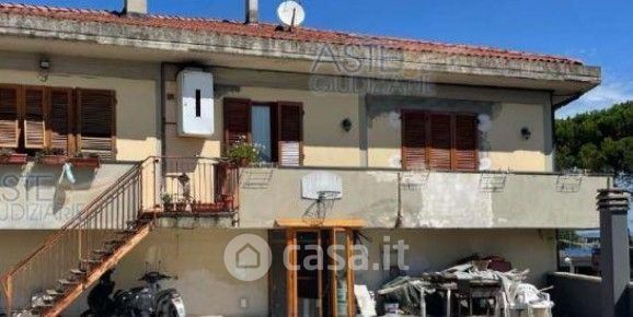 Appartamento in residenziale in Via Livornese Est 140