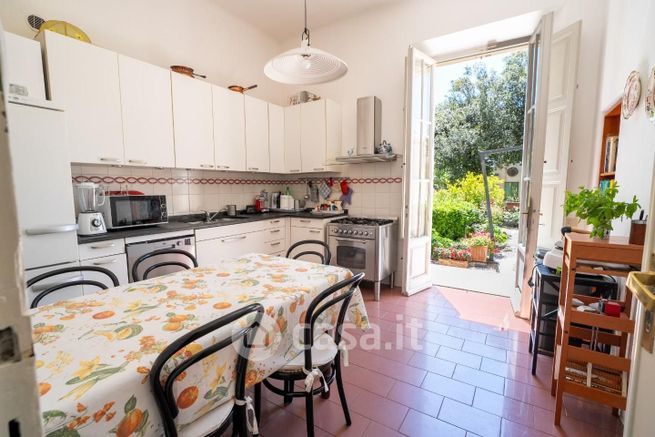 Villa in residenziale in Via Nazario Sauro