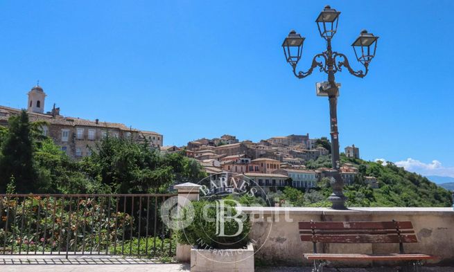 Rustico/casale in residenziale in Via Arpino