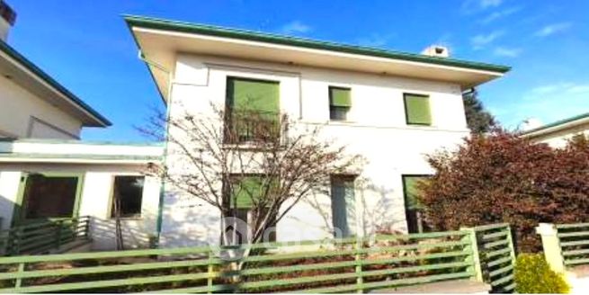 Villetta a schiera in residenziale in Strada delle Cattane 172