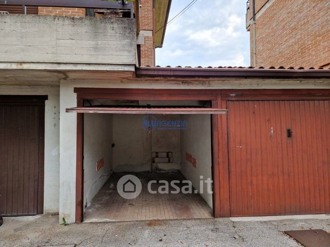 Box/posto auto in residenziale in Via Rubicone 12