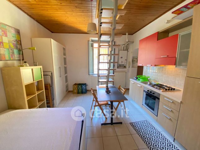 Casa indipendente in residenziale in Via Pietro Colletta 45